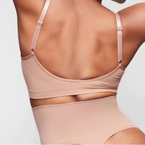 SKIMS SCULPT BRA - Picture 4 of 4